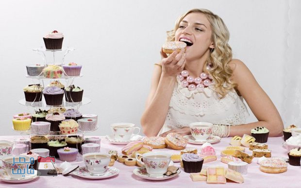  كيف تأكل الحلوى و الأطعمة الدسمة دون أن تكتسب وزن زائد؟