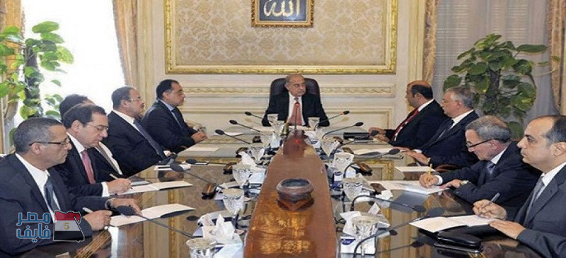 مصادر.. التعديل الوزاري الجديد بين 5 إلى 7 وزراء وشريف إسماعيل باق في منصبه