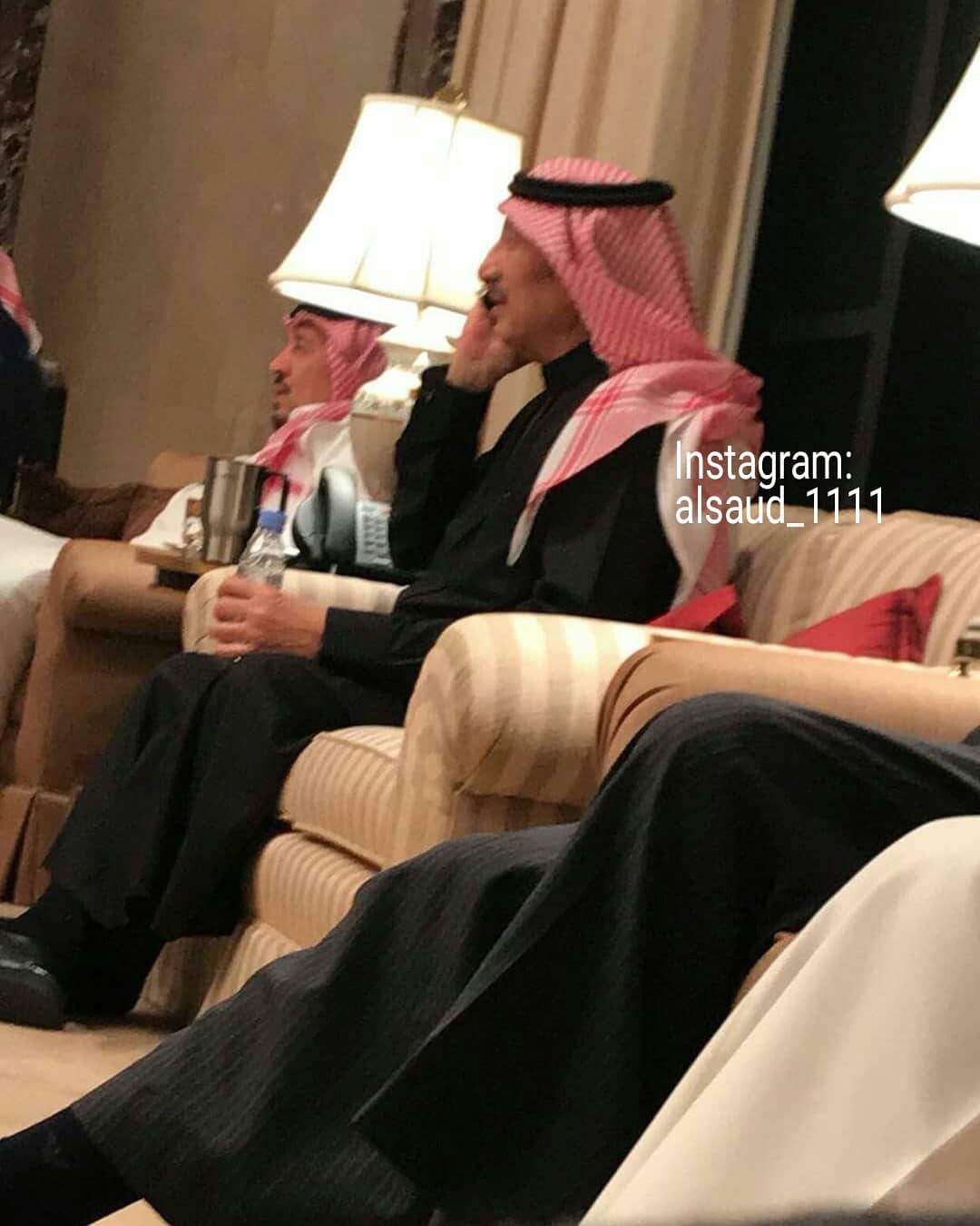 بعد 3 شهور من توقيفه.. الإفراج عن أمير سعودي شهير من محتجزي فندق ريتز كارلتون (صور) 9