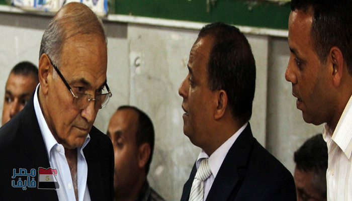 النيويورك تايمز تواصل تجاوزاتها ضد مصر وتزعم شىء خطير بشأن أحمد شفيق والسبب الرئيسي لتراجعه عن الترشح للرئاسة