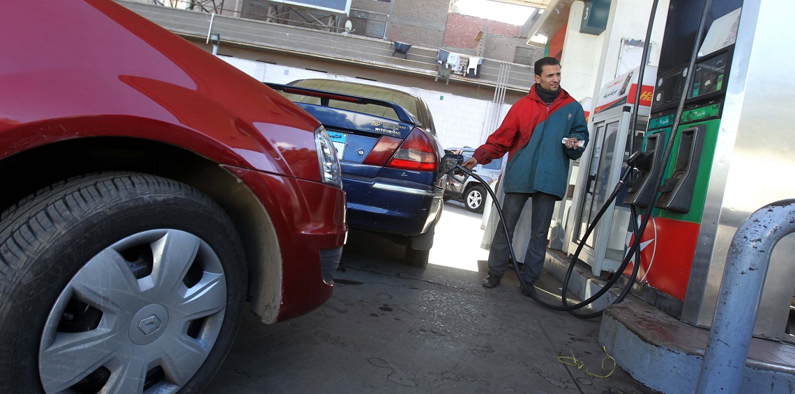 ماذا قال عمال محطات البنزين عن حقيقة ارتفاع سعر الوقود اليوم