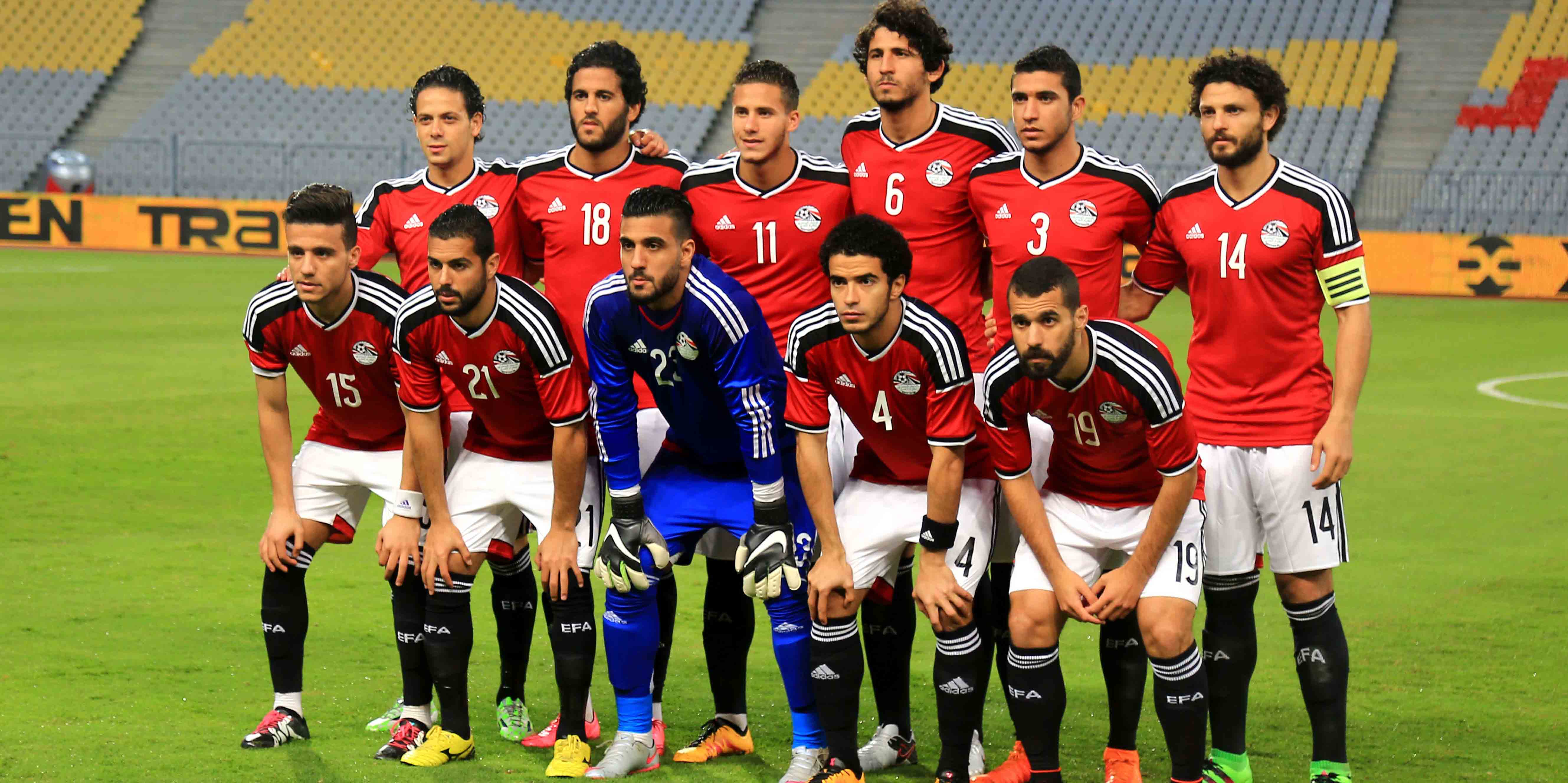 بالصور.. نجم منتخب مصر يوقع رسميًا لنادي في الدوري الإنجليزي
