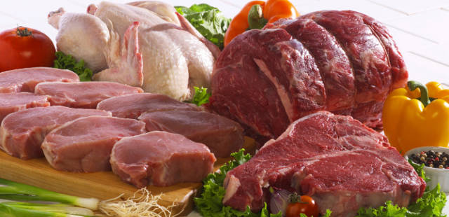 أسعار اللحوم البلدي تتراجع 10% بعد انتشار الدواجن المستوردة.. ننشر أسعار اللحمة والفراخ الآن