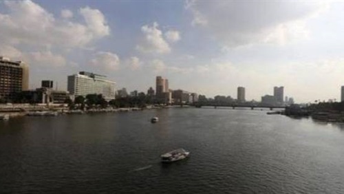 هيئة الأرصاد المصرية منذ أيام تعلن عن موجة حارة هذا الأسبوع و اليوم تعلن عن موجة صقيع تجتاح أماكن متفرقة من البلاد و تحددها