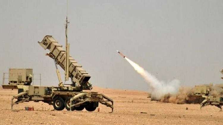إطلاق صاروخ على أحد المراكز الهامة والحيوية بالسعودية و مصدر في الجيش اليمني يؤكد أنه أصاب هدفه بدقة