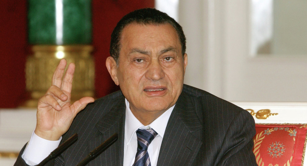 حسني مبارك يكشف عن الجهة التي تمول “الجواسيس والخونة” في مصر