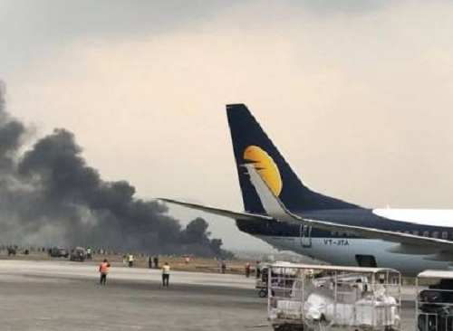 عاجل بالصور| تصادم طائرتين في سماء المطار  الدولي وعدد الضحايا حتى الآن