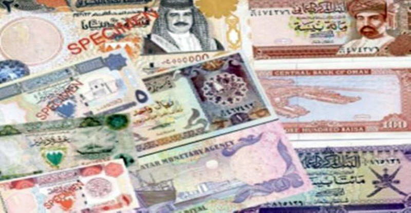 المقيمون بالكويت ينفقون أقل من ثلث دخلهم ويحولون الباقي إلى بلادهم