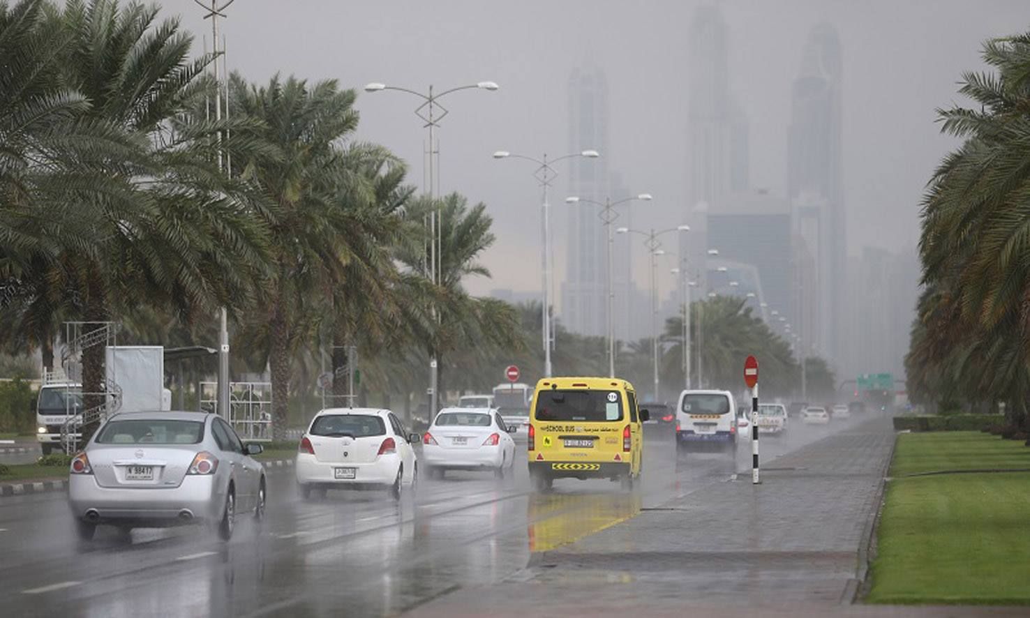 Шторм в эмиратах. Объединённые арабские эмираты климат. Дубай климат. Климат арабских Эмиратов. Дождь в арабских Эмиратах.