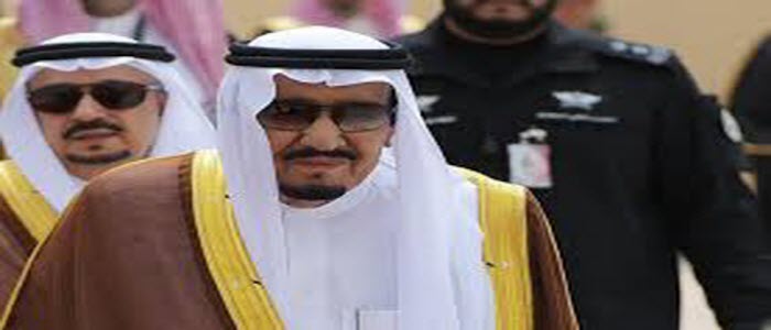 مسئول سعودي يكشف مكان الملك «سلمان» لحظة إطلاق النيران والتعامل مع الطائرة بالقرب من القصر الملكي