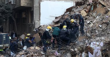 بالصور| موقع عقار "سيدي جابر".. 14 ساعة على الانهيار والبحث لا يزال مستمرًا عن ضحايا 9
