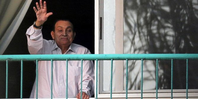 في ذكرى ميلاده.. مفيد فوزي يروي تفاصيل تنشر لأول مرة حول حياة “حسني مبارك”