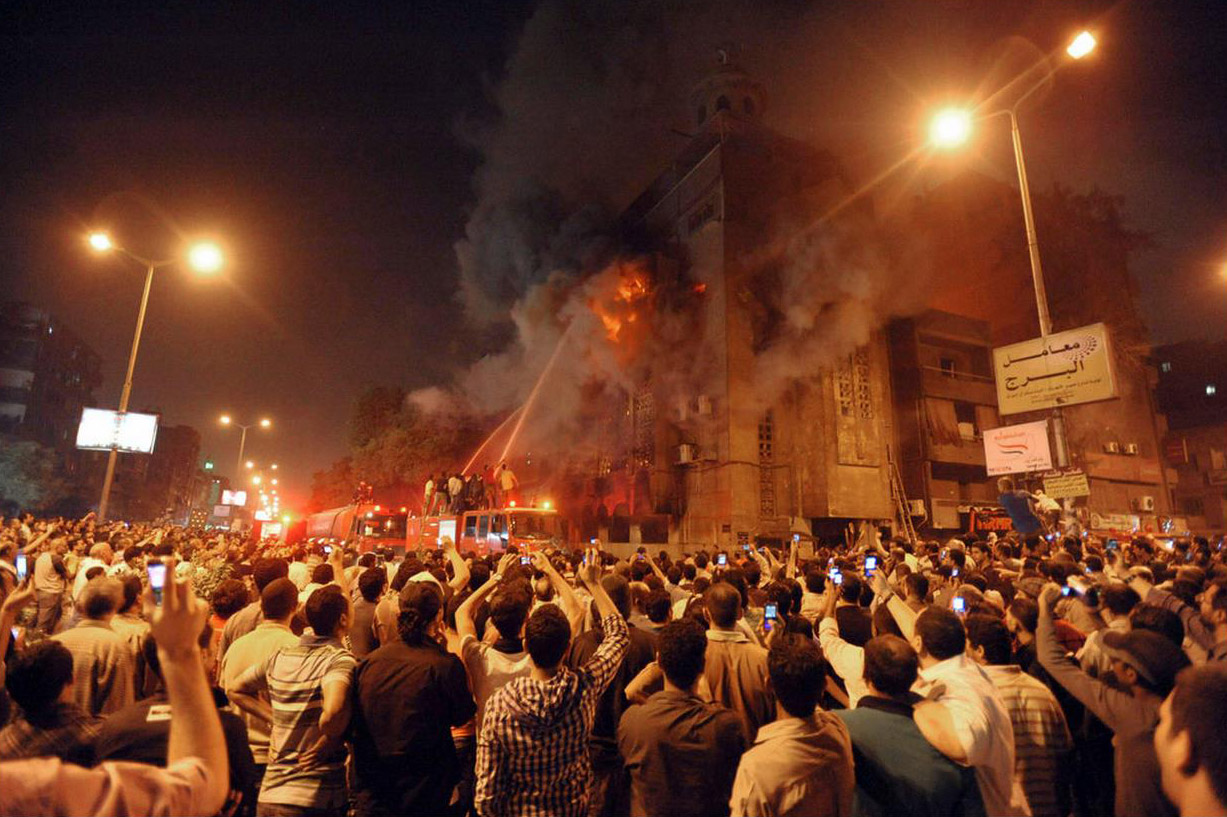 “الجيزة على صفيح ساخن”.. 3 حرائق مدمرة تضرب المحافظة خلال 180 دقيقة وسط حالة رعب من المواطنين