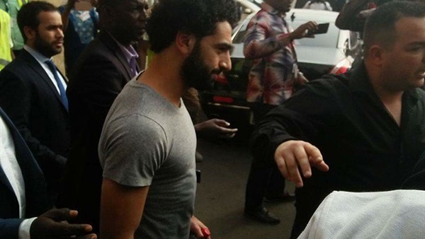 بالصور.. الشرطة تضع محمد صلاح تحت “الحراسة المشددة” إلى حين رحيله عن مصر
