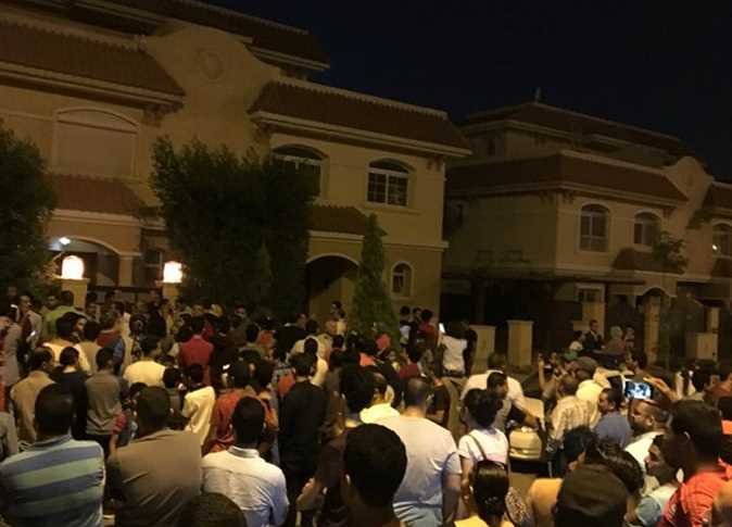 حقيقة استخدام سيارات المطافي للحماية المدنية أمام منزل محمد صلاح 1