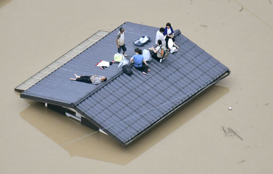 ضحايا أمطار اليابان تصل إلي 81 قتيلا و 63 شخص مفقود 39