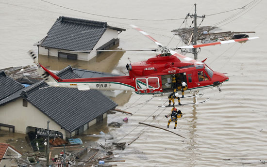 ضحايا أمطار اليابان تصل إلي 81 قتيلا و 63 شخص مفقود 13