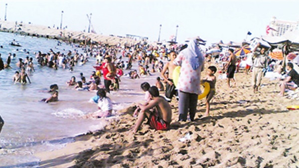 تفاصيل مثيرة وراء غرق 6 مواطنين اليوم في “شاطئ الموت” بالإسكندرية !