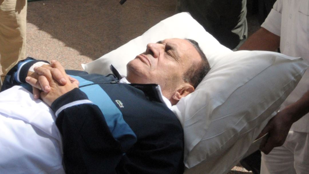 لأول مرة.. علاء مبارك يكشف حقيقة تدهور الحالة الصحية لـ “حسني مبارك”