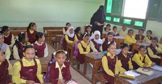 وكيل الوزارة يعتمد جدول امتحانات آخر العام لجميع الصفوف الدراسية بجنوب سيناء