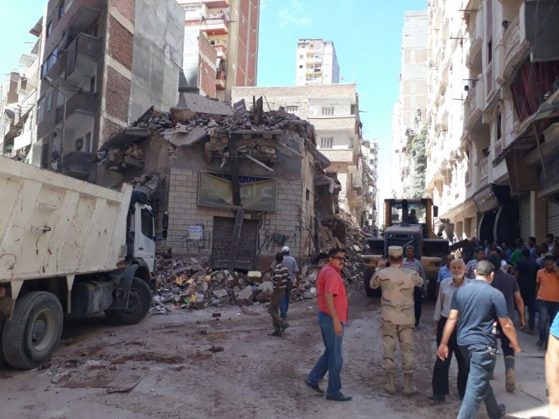 عاجل.. إنهيار وسقوط عقار بالإسكندرية و3 منازل آخرى في الطريق وسط حالة رعب من المواطنين
