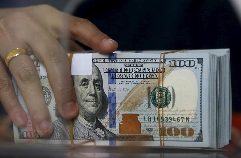 تراجع الدولار الأمريكي أمام الجنيه مع نهاية تعاملات اليوم بالبنوك الرسمية