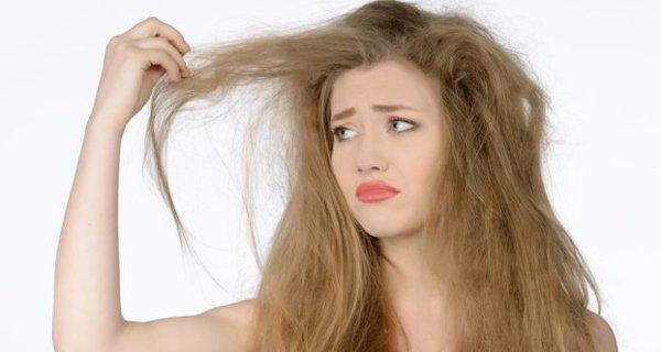الشعر الجاف وأسباب جفافه و7 طرق مختلفة لعلاج الشعر الجاف