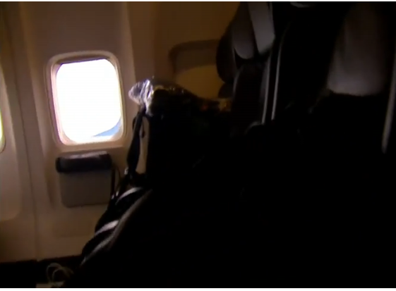 عاجل بالفيديو.. عطل في طائرة سيدة أمريكا الأولى «ميلانيا ترامب» بالجو