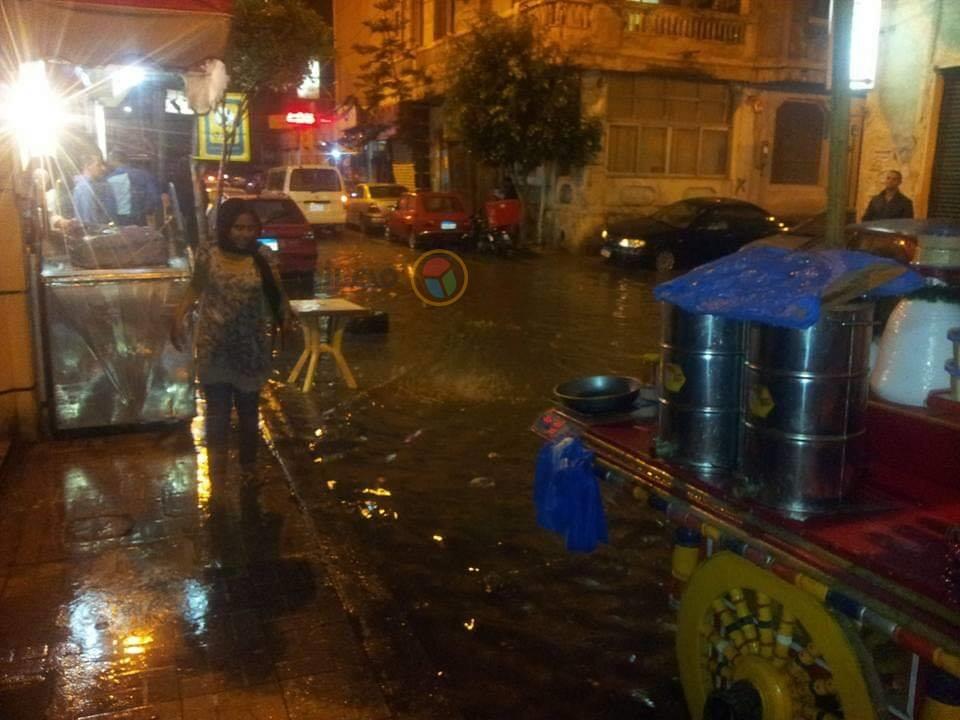 بالصور.. شوارع الإبراهيمية تغرق في أمطار "نوة المكنسة".. وشركة الصرف توجه نصائح للمواطنين 8
