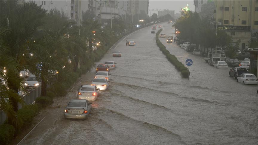 “أمطار غزيرة وظاهرة خطيرة”.. الأرصاد تطلق تحذيرات هامة لملايين المواطنين في تلك المحافظات