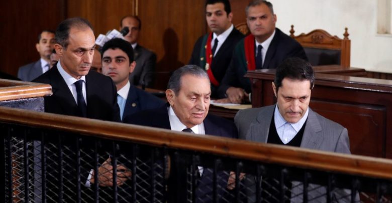 حسني مبارك: “رجعت قيادات الإخوان من إسرائيل بالتليفون”.. والبلتاجي: “اللهم كان كاذبًا فأعميه”