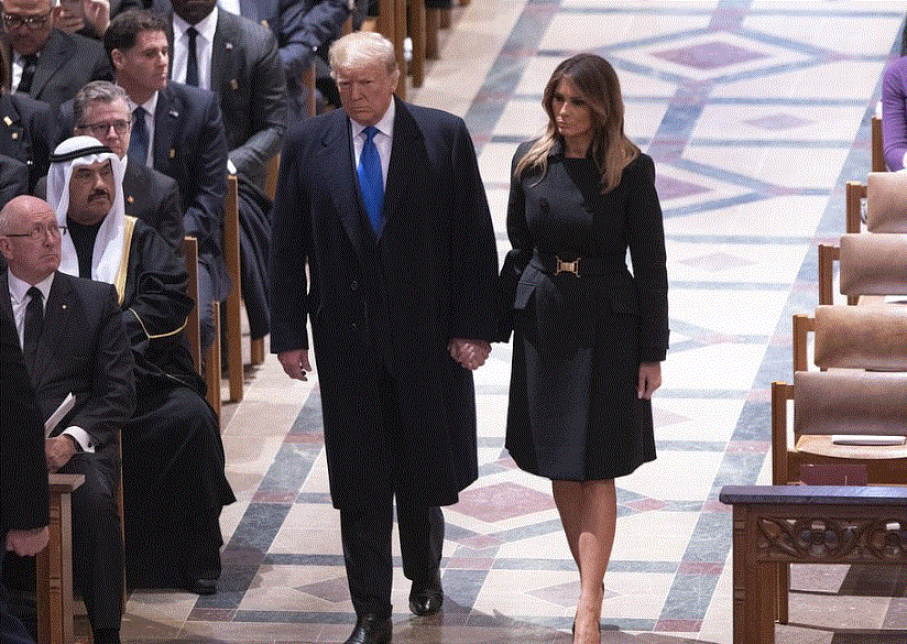 ترامب وزوجته في تشييع بوش
