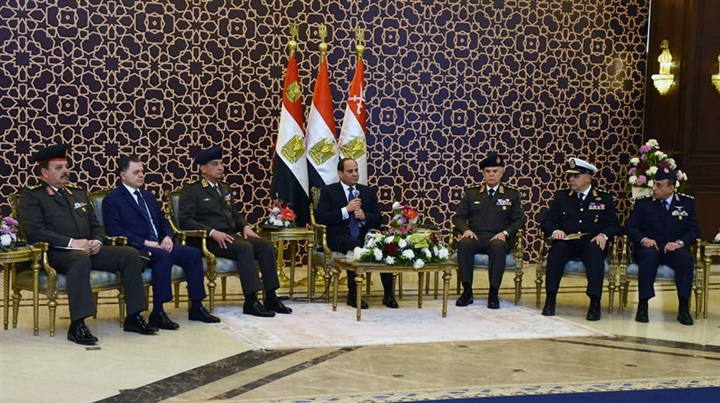 بيان للتلفزيون المصري منذ قليل يكشف تفاصيل اجتماع الرئيس اليوم بقادة الجيش والشرطة "صور" 3