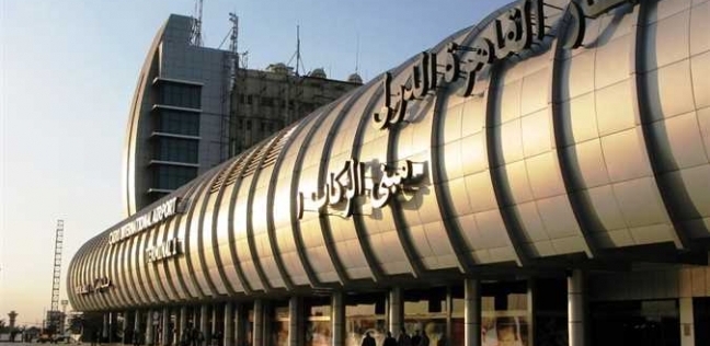 سلطات مطار القاهرة تعزل 12 مصريا قادمين من الخرطوم بالحجر الصحي لهذا السبب
