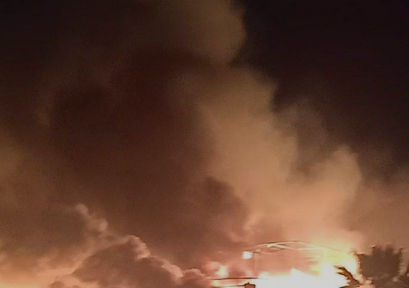 حريق هائل يضرب 5 منازل في سوهاج يُسفر عن وفاة طالب 17 عام وإصابة 2 آخرين.. وبيان أمني بالتفاصيل والأسباب وحجم الخسائر