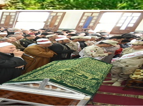 شاهد| جنازة عسكرية وشعبية مهيبة لشهيد الشرقية النقيب «أحمد صلاح» منذ قليل وسط حالة من الحزن بين الجميع 7