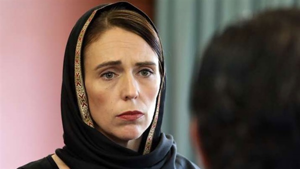 بالفيديو: رئيسة وزراء نيوزيلندا بالحجاب تعاطفاً مع ضحايا المسجدين