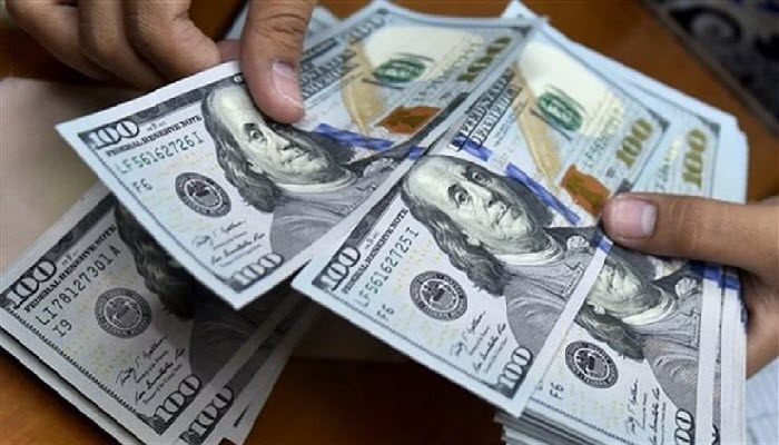 الدولار الأمريكي يتراجع أمام الجنيه المصري خلال شهر أبريل 2019.. والخبراء يكشفون أسباب الهبوط