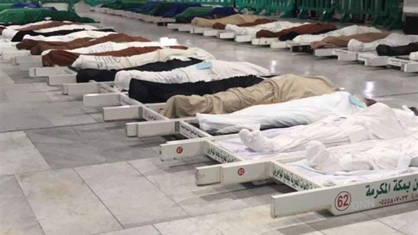“بالفيديو” اللقطات الأولى لتشييع 58 جنازة في وقت واحد اليوم بالسعودية في مشهد مهيب والجميع يقفون إجلالاً وتكريماً