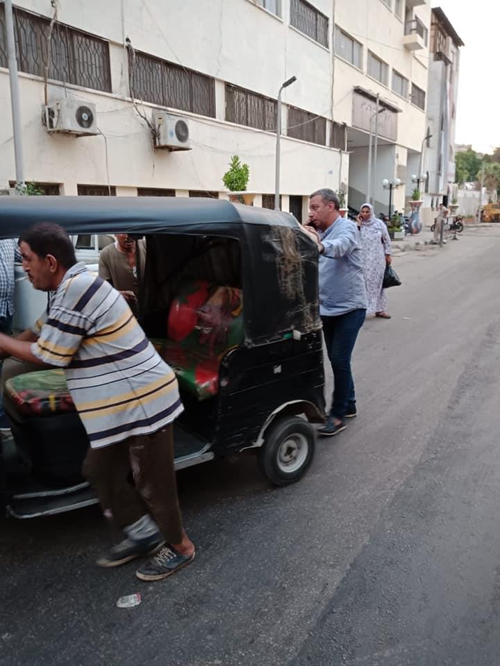 بالصور.. حملة لضبط «التكاتك» بحي السيدة زينب بالقاهرة 7