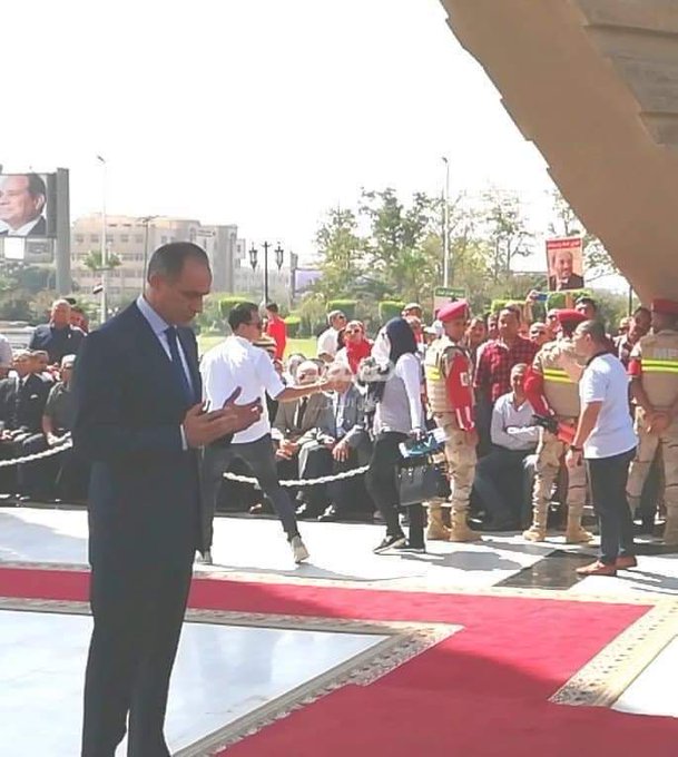 بالصور| شاهد ماذا فعل جمال مبارك أمام النصب التذكاري اليوم 7