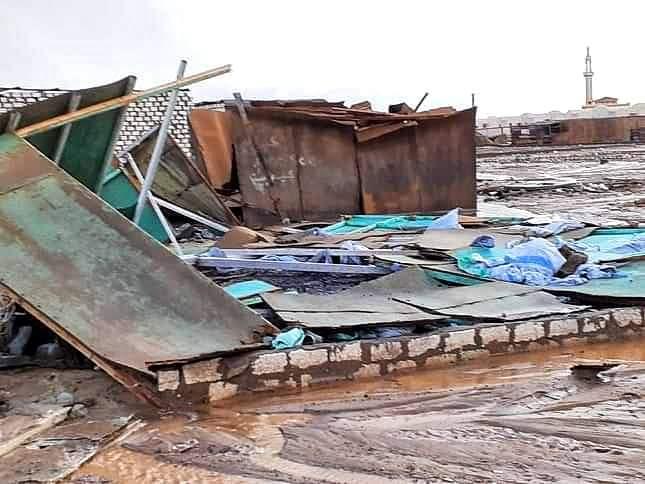 قطعت الاتصال والكهرباء.. الأمطار والسيول تُدمر مئات المنازل في تلك المنطقة.. صور 8