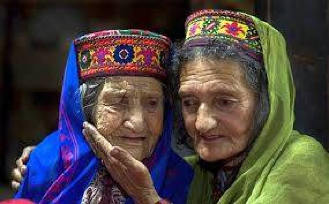 سر شعب الهونزا المسلم يعيشون حتى 150 عام والنساء ينجبن حتى سن 70 عام