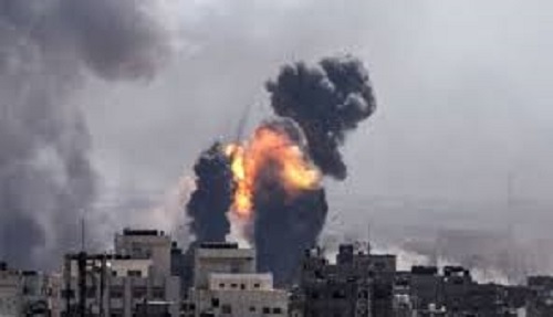 الجيش الإسرائيلي يقصف غزة وأنباء غن مقتل فلسطيني وإصابة 2