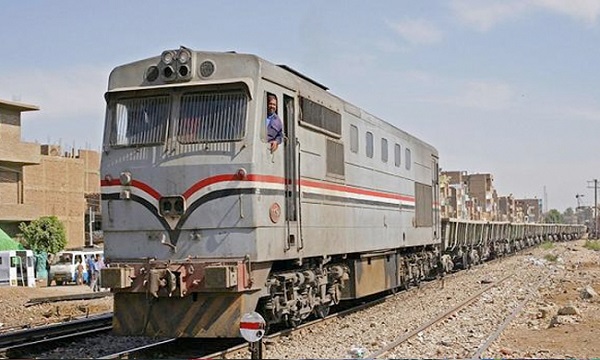 قطار الإسكندرية يقتل طفلا بكوم حمادة