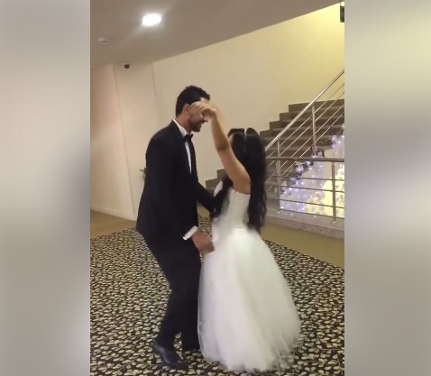 فيديو وصور "العروسة القصيرة" شاهد ماذا فعلت عروسة قصيرة مع عريسها ليلة دخلتهم وداخل منزل الزوجية 8