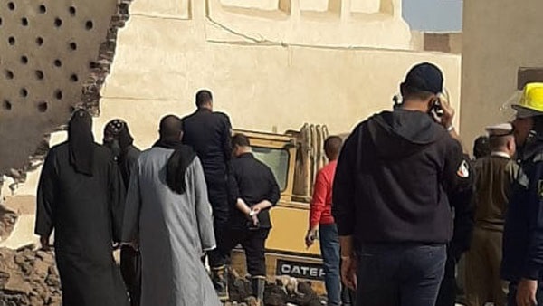 عاجل بالأسماء والصور| ارتفاع عدد الضحايا في انهيار سور كنيسة أثرية بالمنيا لـ3 قتلى و4 مصابين 10