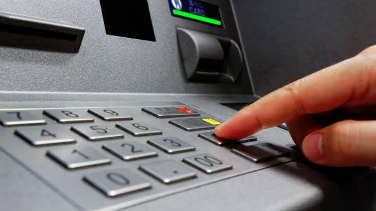 التعليم توافق على تركيب ماكينات صرافة « ATM» في بعض المدارس.. إليكم التفاصيل والشروط 2