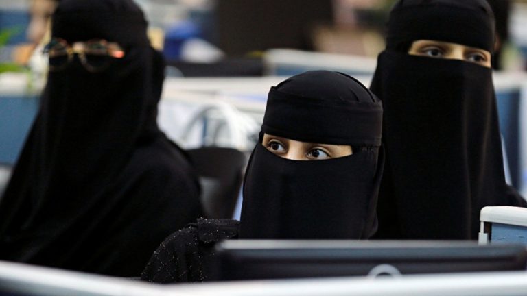 شركة الملابس الرياضية العالمية " نايكي " تتعرض لانتقادات لاذعة بسبب نقاب امرأة سعودية 7