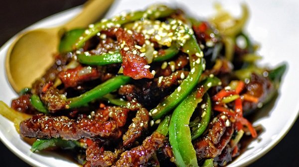 Daily Star تنشر فيديو صادم لقيام صينيين بتحويل فضلات المجاري لزيوت تُطبخ بها أشهر الأطعمة 1